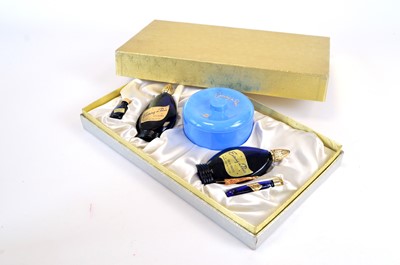 Lot 186 - A 1940s "An Evening in Paris" by Bourjois fragrance gift set