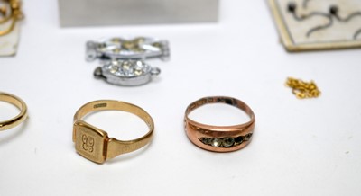 Lot 91 - Five 9ct yellow gold rings and other items.