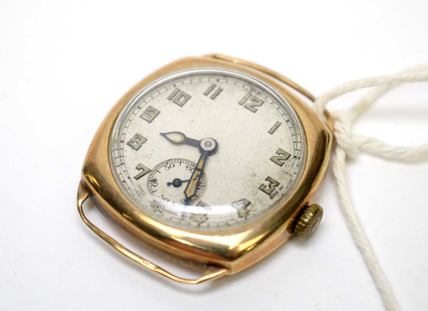 Lot 82 - A 9ct yellow gold wristwatch