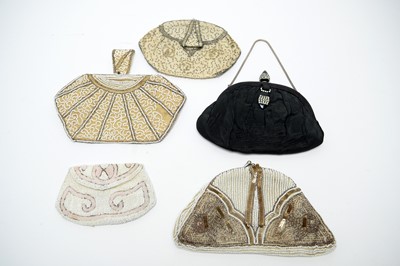Lot 210 - 1920s Art Deco beadwork evening bags