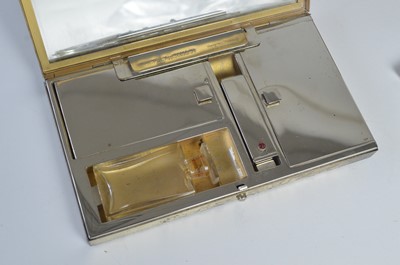Lot 47 - Fitted carryall vanity cases, including the patented "Beauty-Full" case