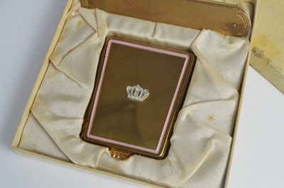 Lot 116 - 1940s cased powder compact and lipstick sets including Stratton and La Rage