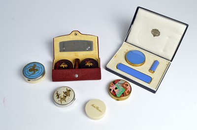 Lot 48 - 1920s face powder boxes and tins