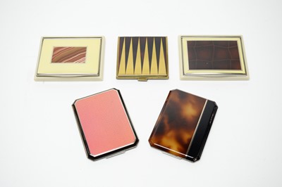 Lot 68 - 1930s Austrian and other loose powder compacts