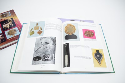 Lot 121 - Books: Compacts and smoking accessory collecting guides