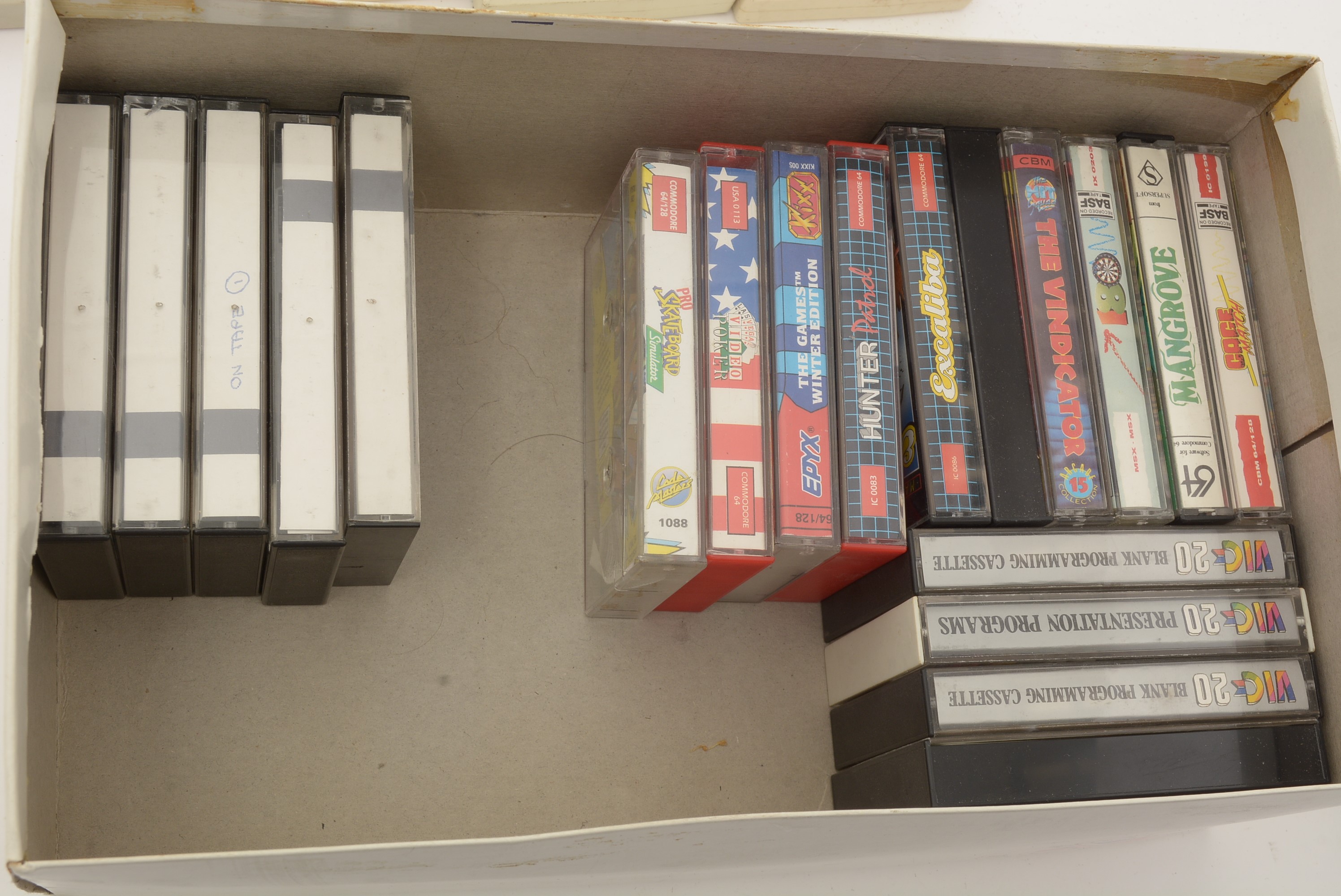 家庭用ゲームソフト HOLYWOOD COLLECTION [COMMODORE 64] 002 家庭用ゲームソフト HOLYWOOD COLLECTION [COMMODORE 64] 002