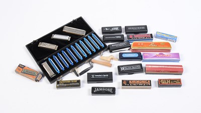 Lot 30 - Qty of harmonicas