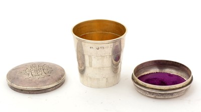 Lot 92 - A Victorian silver collapsible travelling beaker