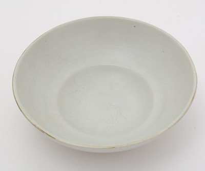 Lot 185 - Two DoiTung stoneware bowls