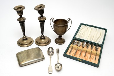 Lot 109 - A selection of silver items
