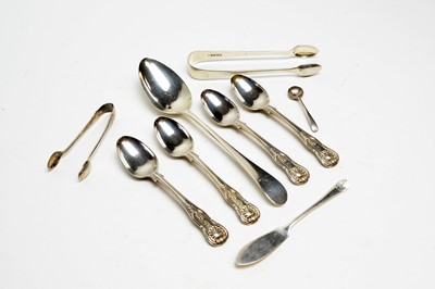 Lot 206 - A selection of silverware