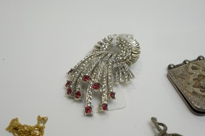 Lot 225 - A selection of costume jewellery and silver items