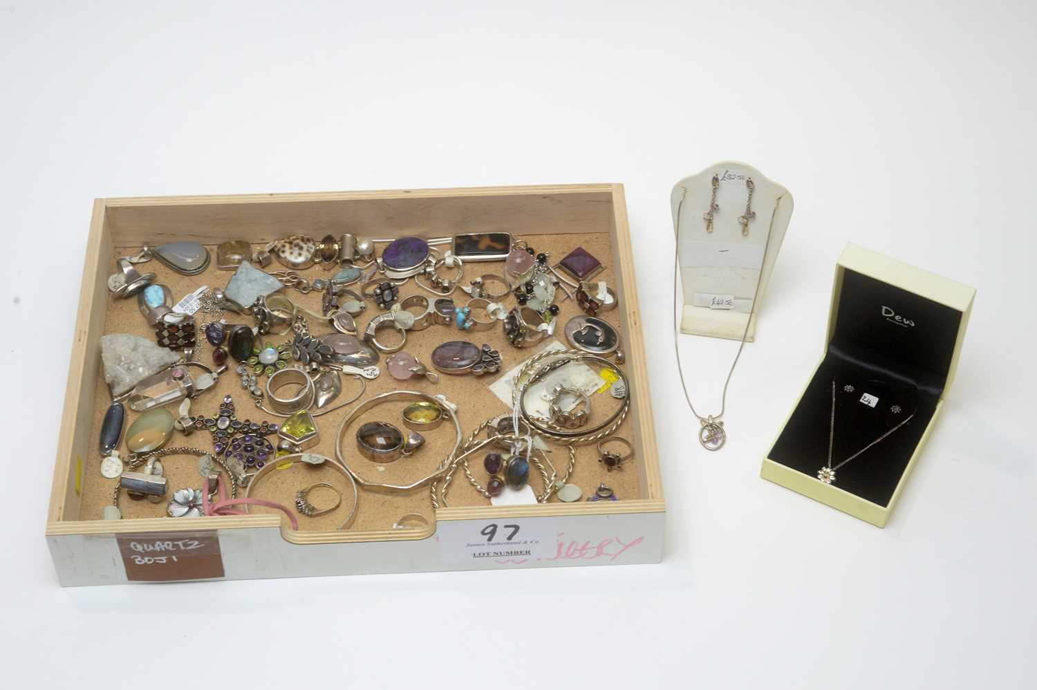 Lot 223 - A collection of mostly silver mounted jewellery