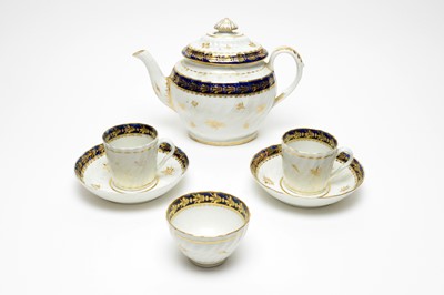 Lot 881 - A Chamberlain's part tea service and two Worcester Teacups
