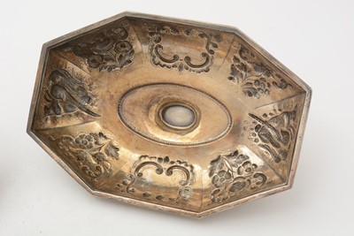 Lot 98 - A pair of George III silver entree dish covers