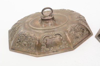 Lot 98 - A pair of George III silver entree dish covers