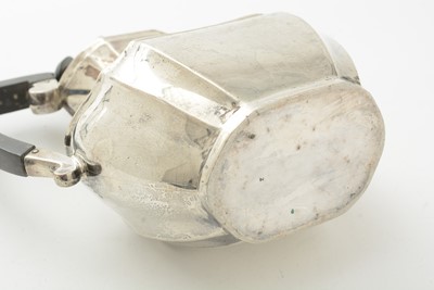 Lot 842 - A silver hot water pot, by Edward Viners