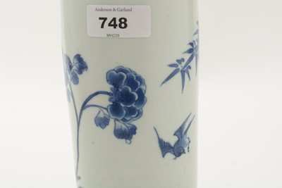 Lot 748 - Transitional Chinese vase