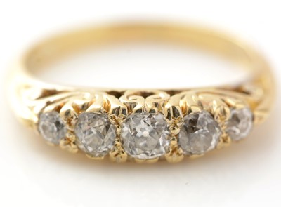 Lot 162 - A Victorian five stone diamond ring