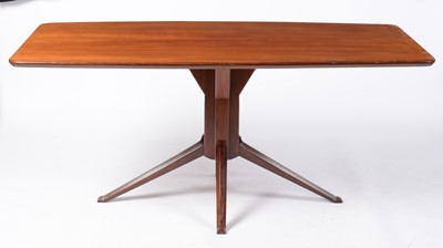 Lot 8 - A vintage mid 20th Century circa 1960's walnut dining table