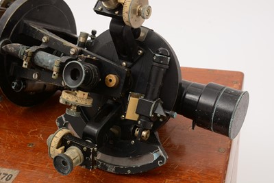 Lot 189 - An early 20th century circa 1920s Hilger & Watts Surveyors Level / Theodolite
