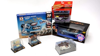 Lot 389 - James Bond 007 diecast model vehicles