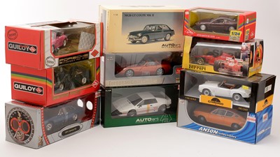 Lot 422 - A selection of 1:18 and similar scale diecast model vehicles