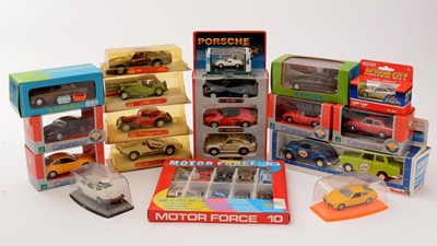 Lot 430 - A selection of diecast model vehicles