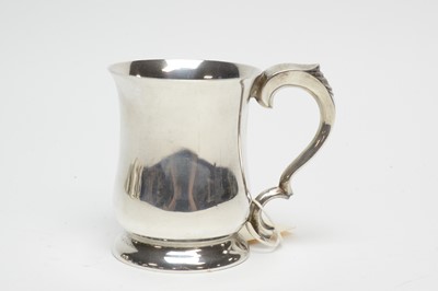 Lot 213 - A silver tankard by Edward Viners Sheffield 1960, of baluster form