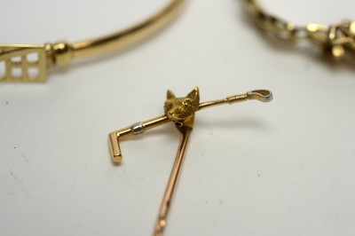 Lot 130 - A selection of 9ct yellow gold jewellery