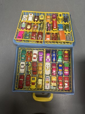 Lot 331 - A selection of toys, diecast models and collectibles