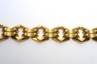 Lot 146 - A 14ct yellow gold bracelet