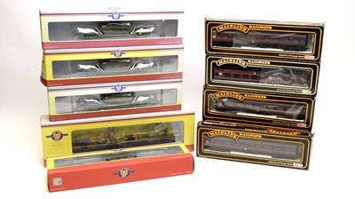 Lot 275 - A selection of 00-gauge model railway rolling stock