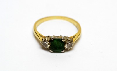 Lot 139 - An emerald and diamond ring