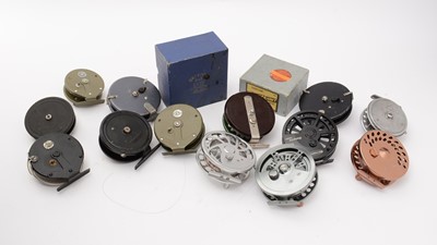 Lot 176 - A selection of fly reels