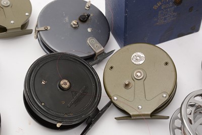 Lot 176 - A selection of fly reels