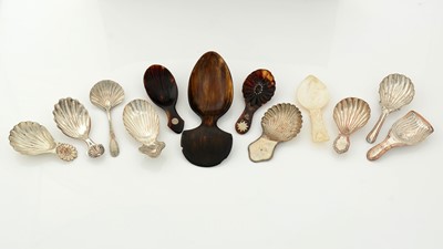 Lot 252 - An assortment of caddy spoons