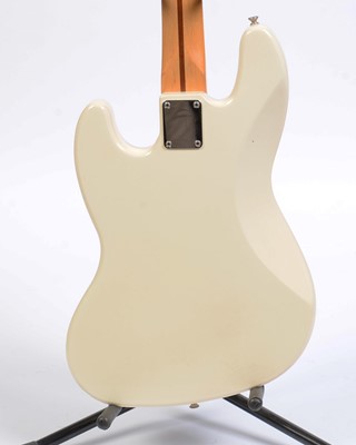 Lot 103 - Fender Mexico Jazz Bass Guitar