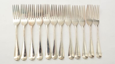 Lot 136 - A set of twelve George IV silver dessert forks