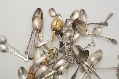 Lot 43 - An Edwardian silver trowel; small silver spoons; and a set of six American butter spreaders