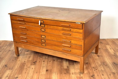 Lot 44 - A vintage 20th Century light oak plan chest of cuboid form