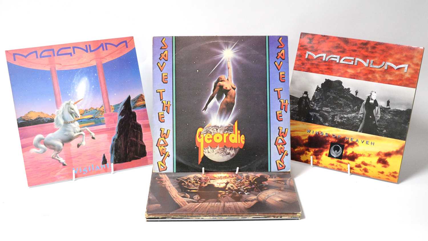 Lot 293 - 9 Geordie and Magnum LPs