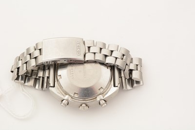 Lot 81 - A Seiko UFO chronograph automatic wristwatch
