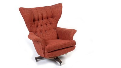Lot 11 - G Plan Model 6250: a 20th Century button back swivel armchair