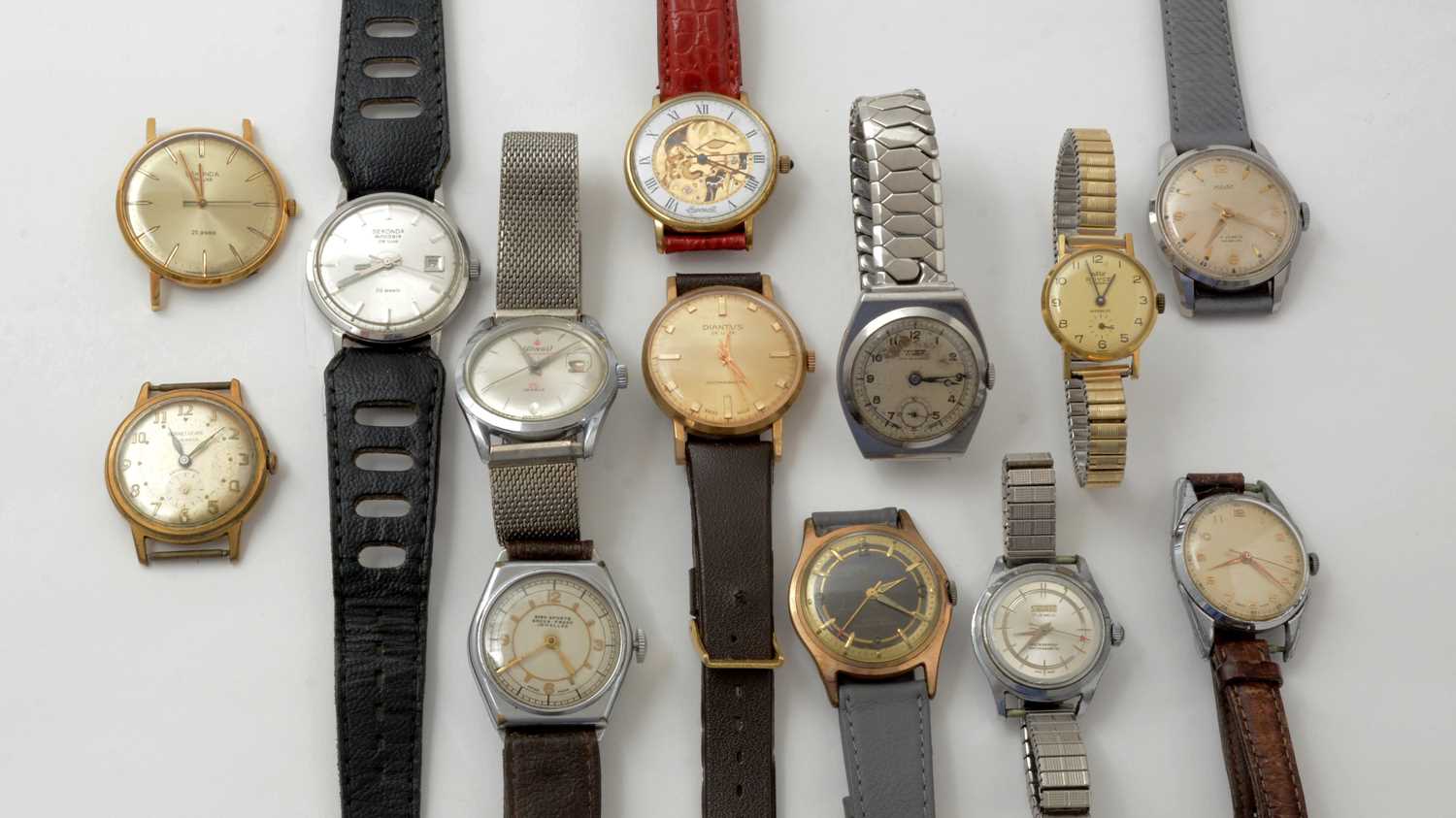 Lot 113 - A selection of manual wind wristwatches