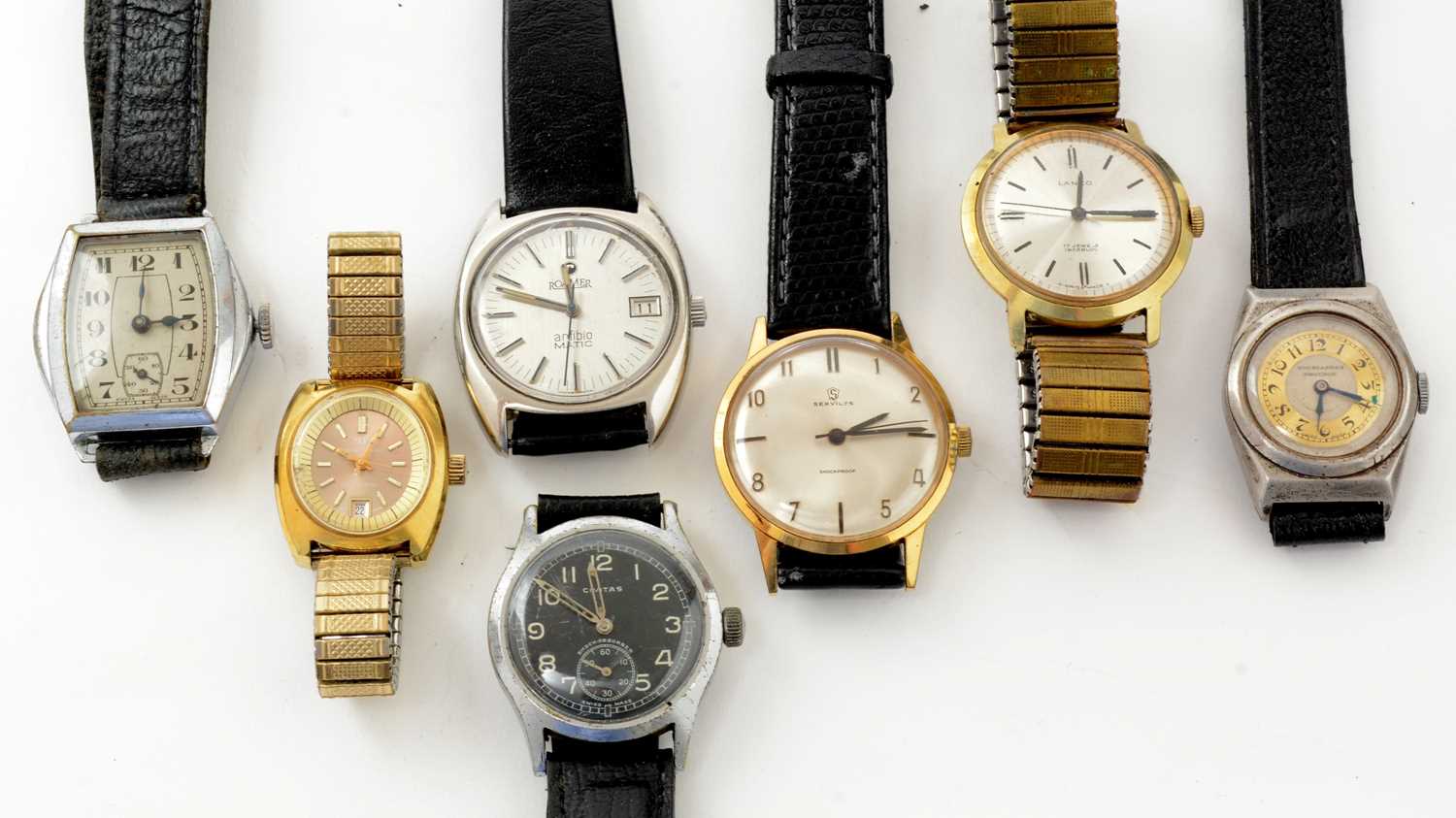 Lot 118 - A selection of manual wind wristwatches