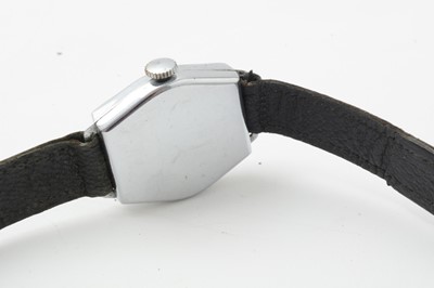 Lot 118 - A selection of manual wind wristwatches