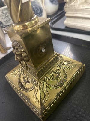 Lot 225 - A Victorian brass oil lamp