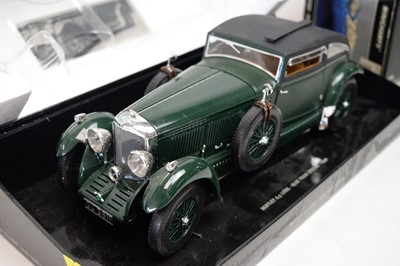 Lot 483 - A Minichamps 1:18 scale diecast Bentley model cars