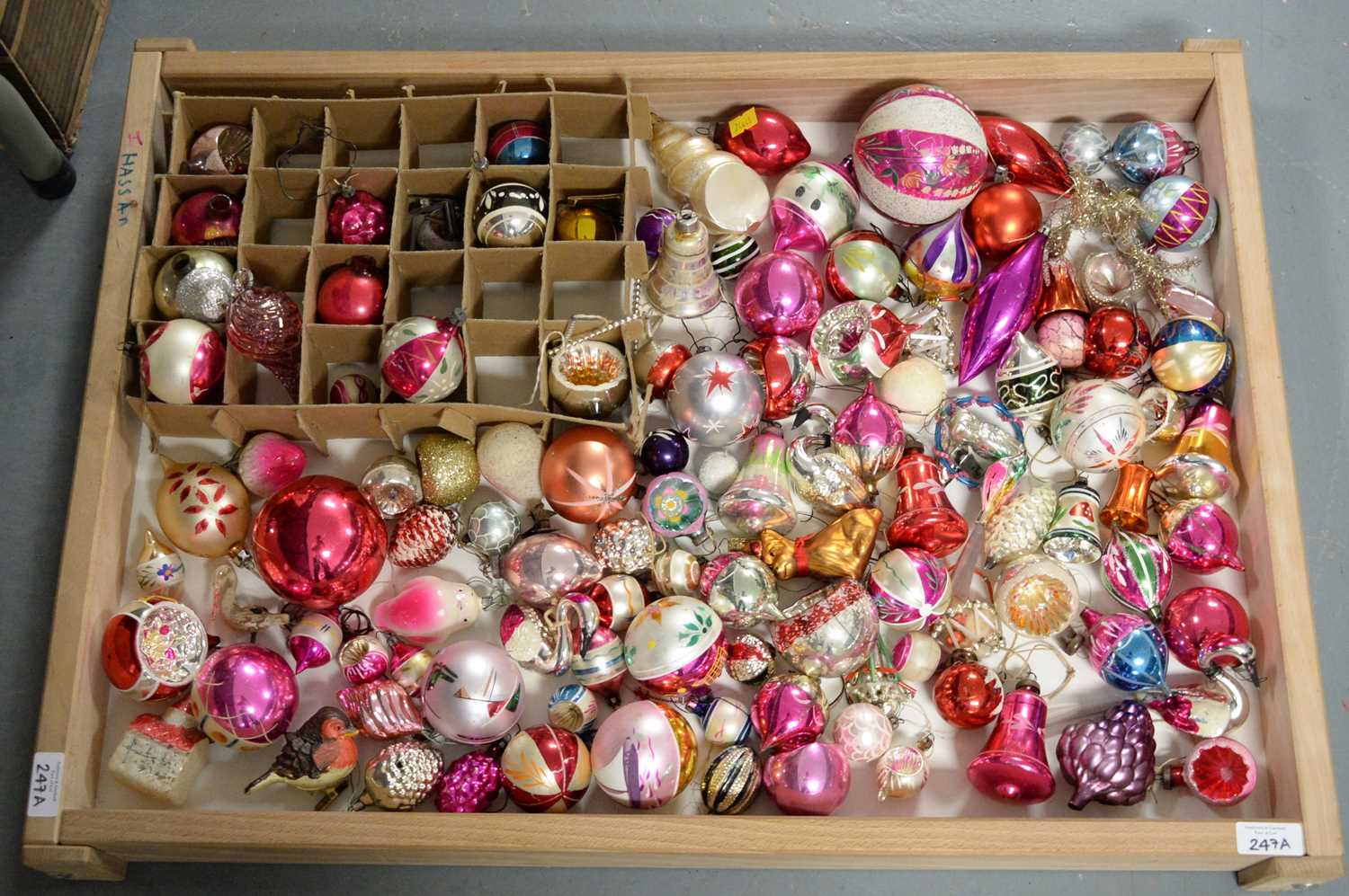 Lot 247 - A collection of vintage Christmas decorations